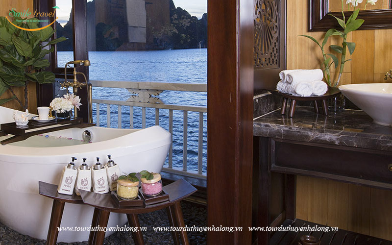 Heaven Suite Cabin- Hera Grand Luxury Cruises Halong 5*