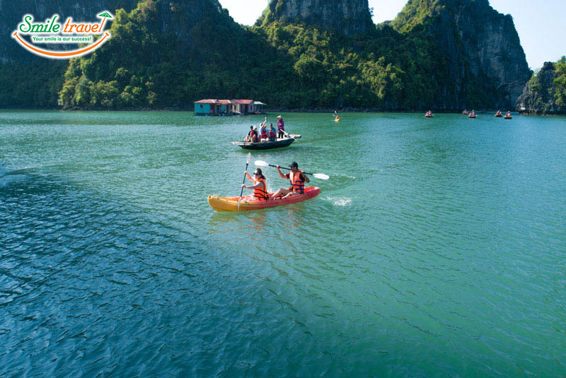 Kayak-Athena-luxury-Cruise Halong bay