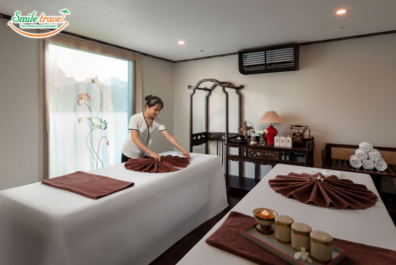 Massage-Service-Indochine-Cruise 5*-Halongbay-Vietnamhalongbay.com