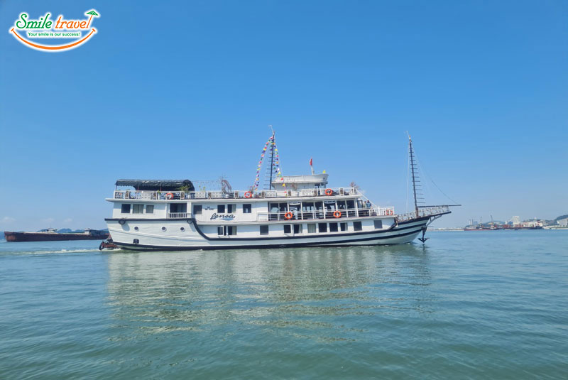 Renea-Cruise-overview-Halong Bay