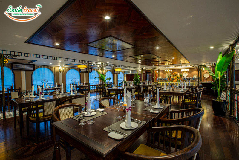 Restaurant-Indochine-Cruise 5*-Halongbay-Vietnamhalongbay.com
