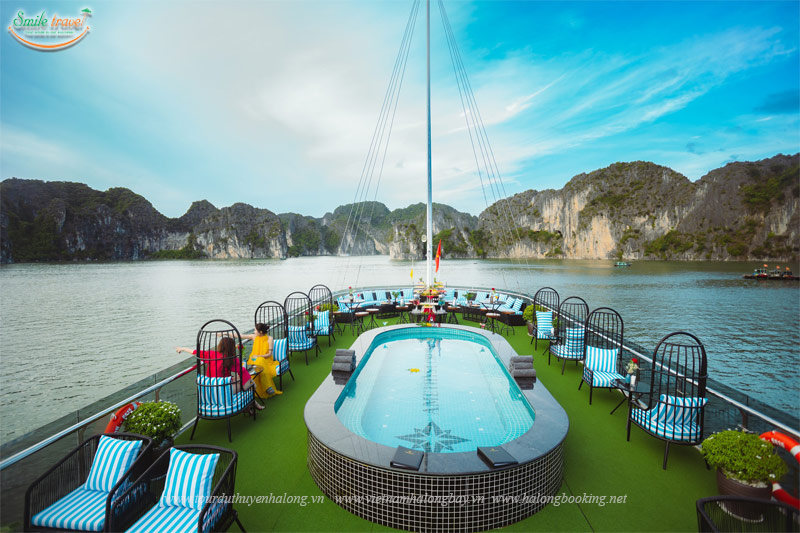 Sundeck- Amethyst Cruise Halong Bay 1 Day- Smile Travel