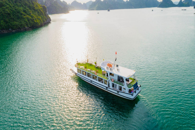 view-48kHalong Excursion 5 Stars Luxury Cruise-Vietnamhalongbay