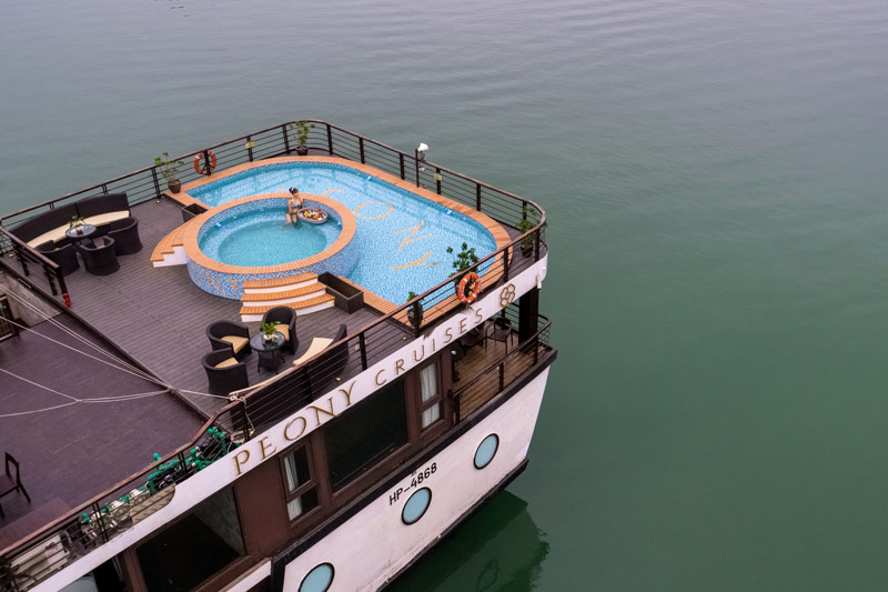 Pool view-Peony Cruises Halong Bay 5*