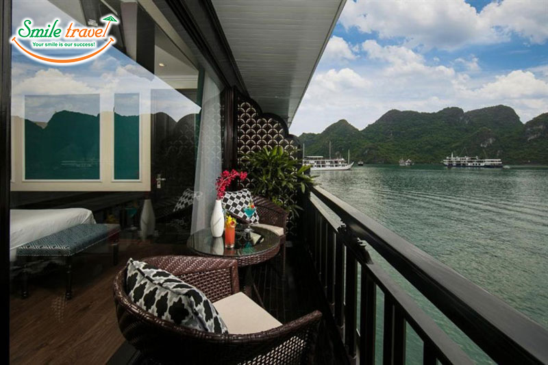 Senior Suite balcony Genesis Regal Cruise Smiletravel Halongbay