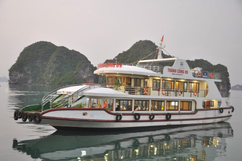 Overview-1 Day Halong bay cruise 5* with 6 hours- Luxury tour