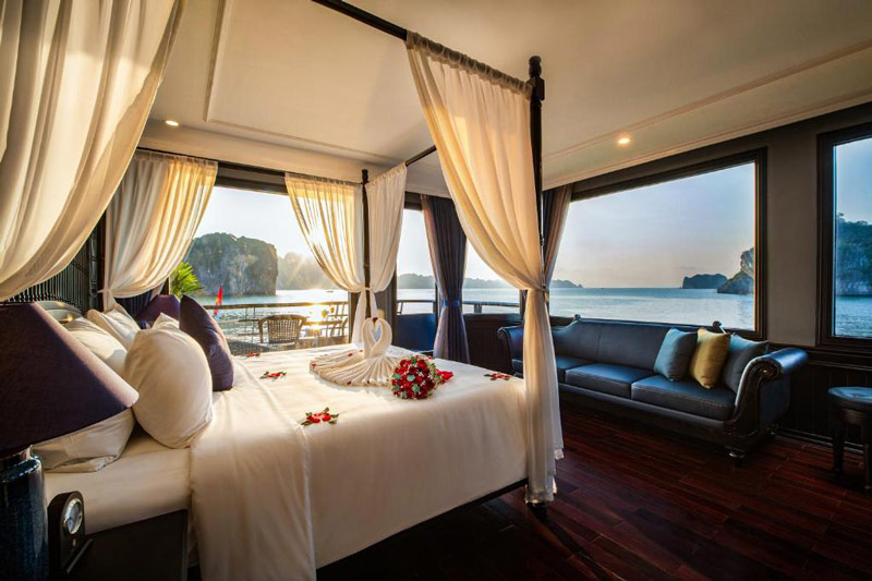 Honeymoon Room-Rosy cruise Halong Bay