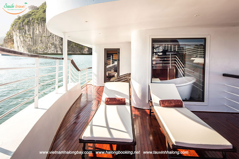 Balcony captain room- Ambassador Cruise Halong Bay 5*-Smile Travel