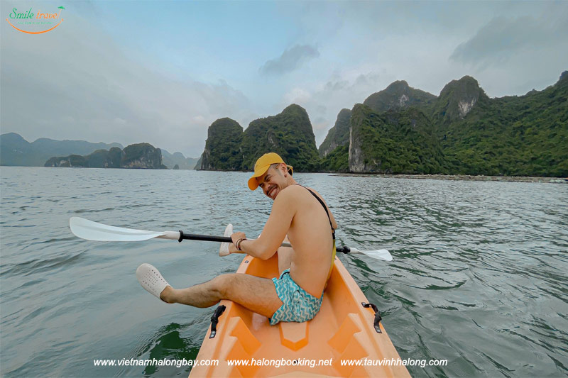 Kayak- Ambassador Cruise Halong Bay 5*-Smile Travel