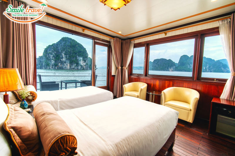 Balcony Suite cabin Swan Cruise Smiletravel Halong Bay