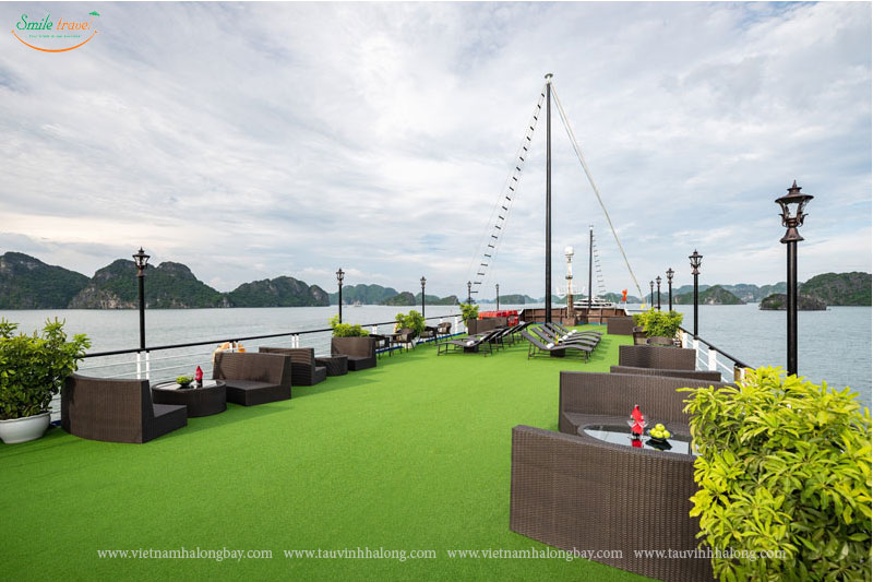 Sundeck-La casta cruise Halong Bay-Lan Ha Bay
