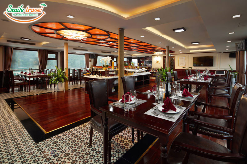 Restaurant Dora Cruise Smiletravel Halong Bay