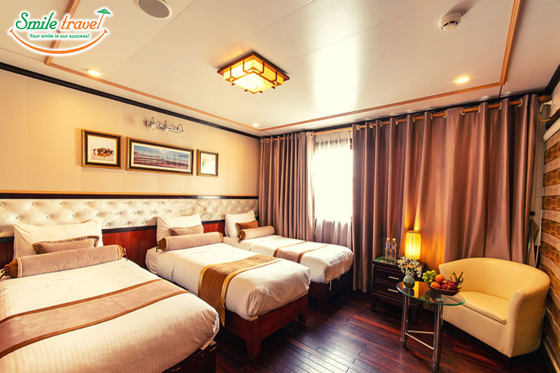 Suite triple cabin Swan Cruise Smiletravel Halong Bay