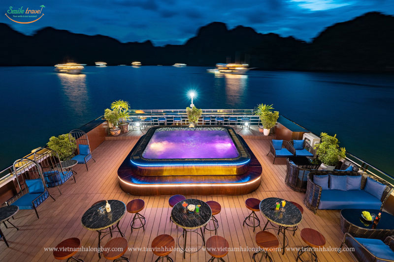 Pool-La casta cruise Halong Bay-Lan Ha Bay