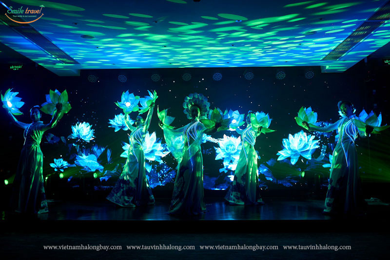 Music Show on Paradise Delight Cruise Halong Bay- Vietnamhalongbay