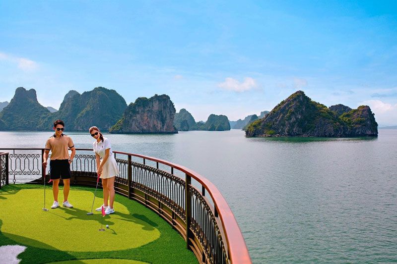 Golf course Indochine Premium Cruise Halong-Lan Ha Bay