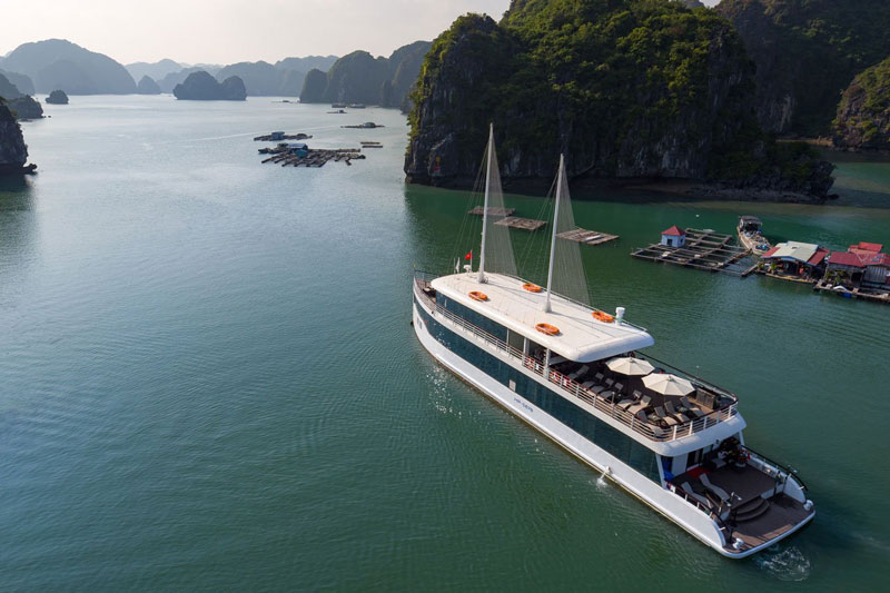 Tour JadeSails Luxury day cruise in Halong Bay