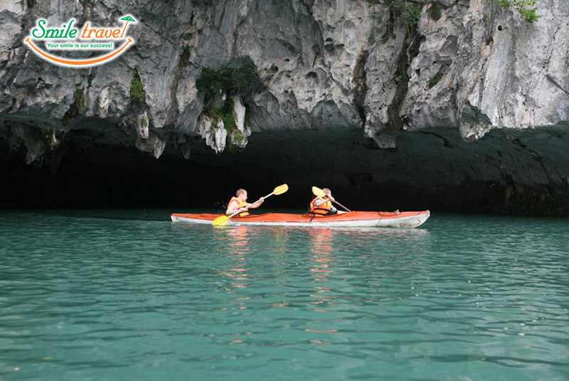 Kayaking Oriental Sails Cruise Smiletravel