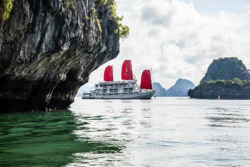 4-star cruise in Ha Long Bay