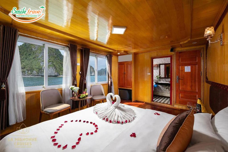 Deluxe double or Twin cabin with Seaview Sunlight Cruise Smiletravel