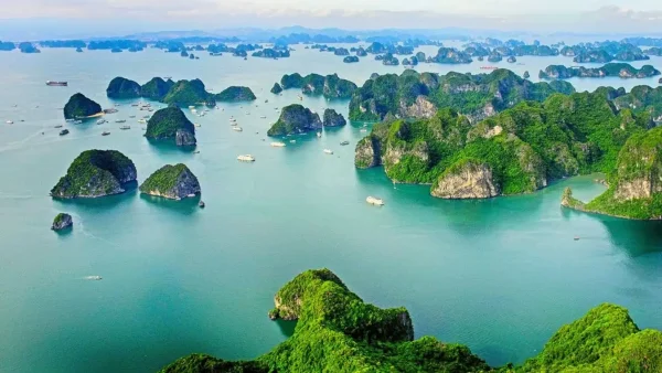 Halong Bay Vietnam - Smile Travel