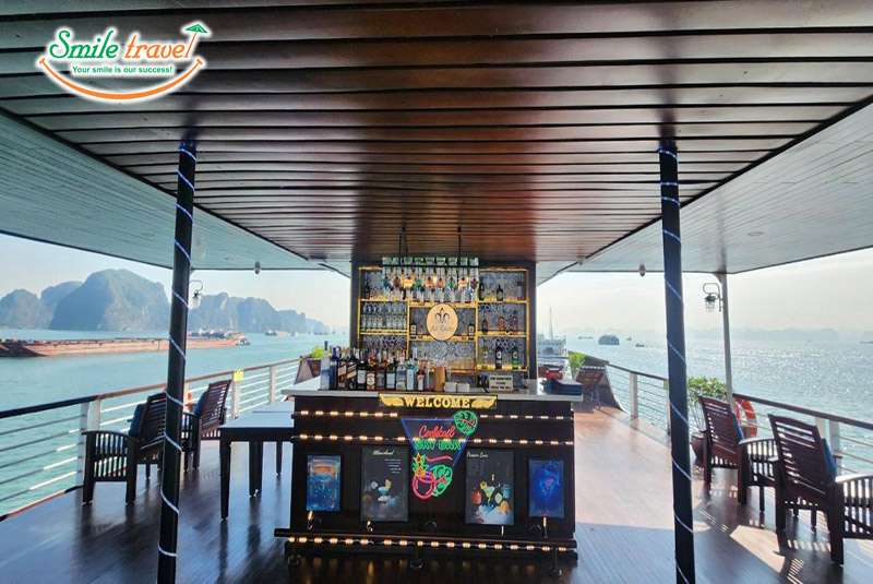 Bar Lily Cruise Smiletravel