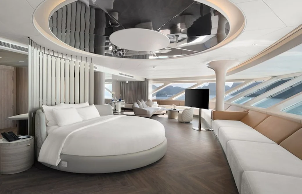 The Oceania Suite, Essence Grand Cruise