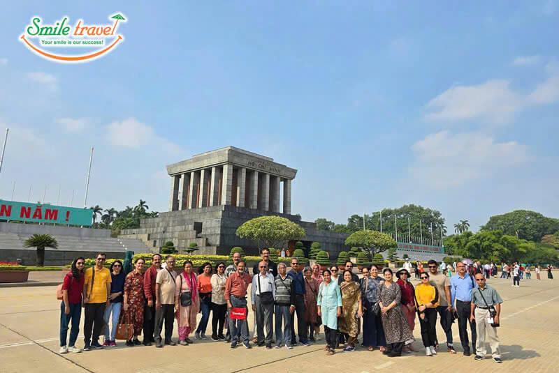 Tour group to Vietnam