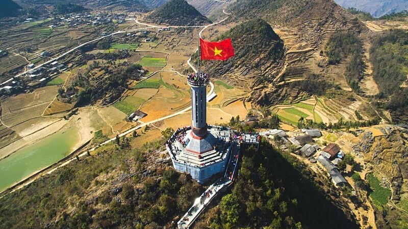 Lung Cu Flagpole