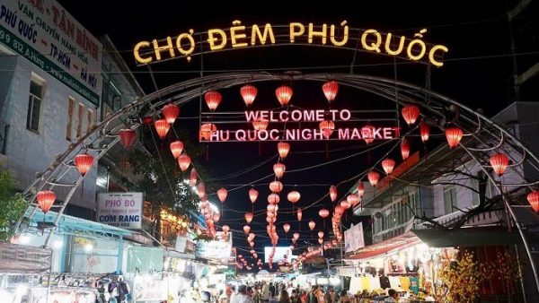 Duong Dong Night Market – Food and specialty paradise