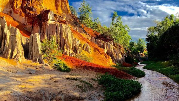 Suoi Tien vietnam