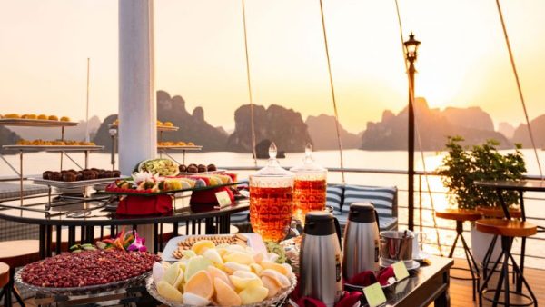 Aurora halongcruises party